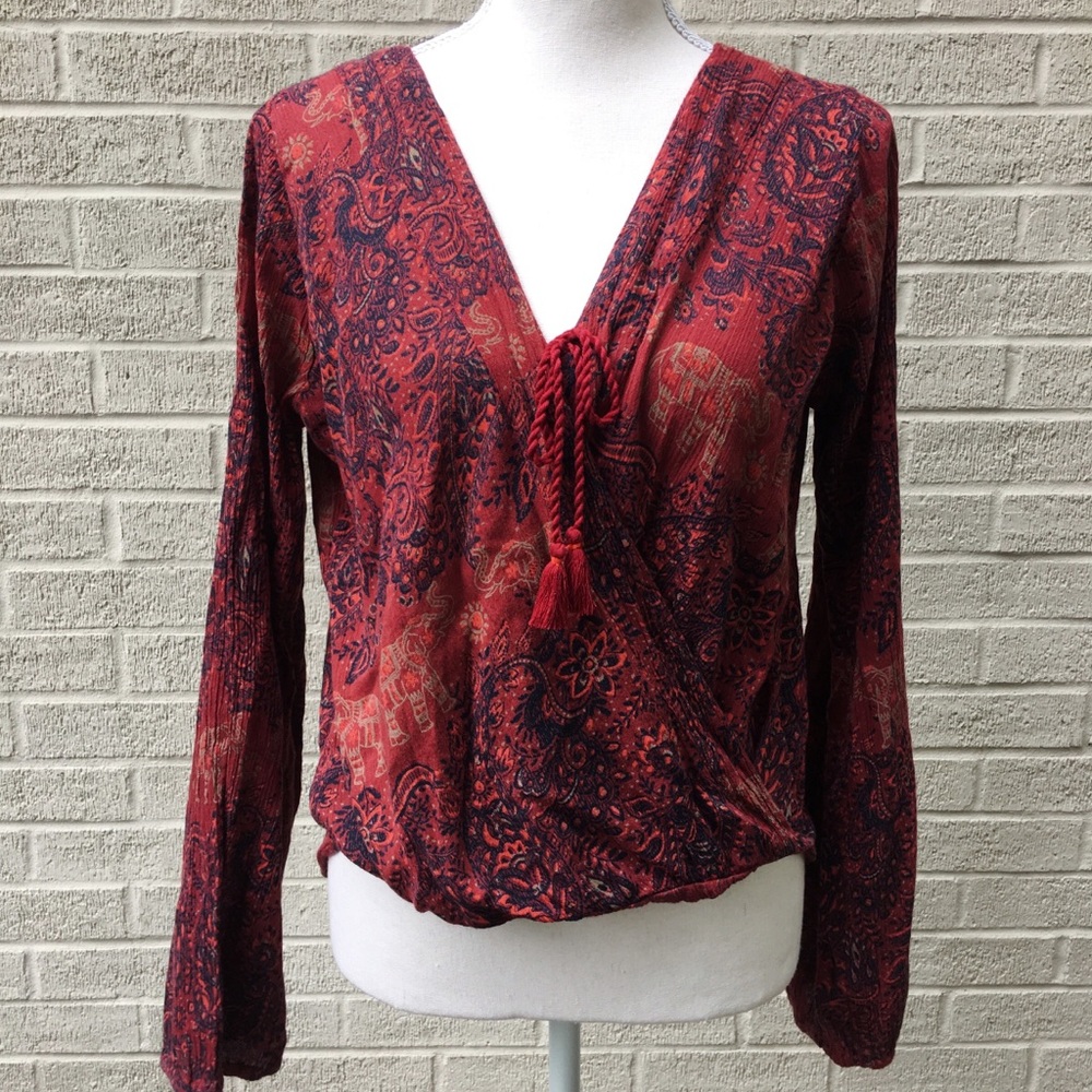 Hollister Festive Wrap Top Size Small